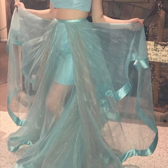 Dress - Picture 3 of 3